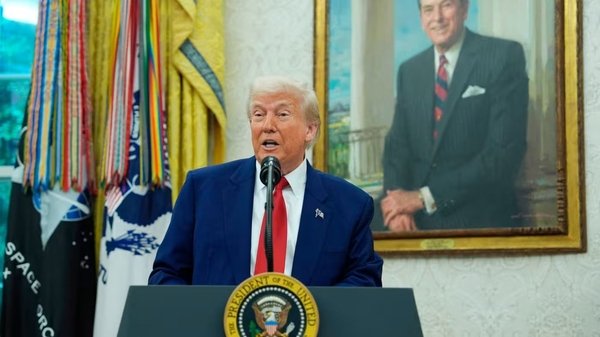 Donald Trump yêu cầu các nhà cung cấp phần mềm thiết kế chip của Mỹ ngừng bán cho Trung Quốc